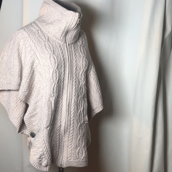 Aran Crafts Poncho Sweater nwot sz s - Picture 7 of 10